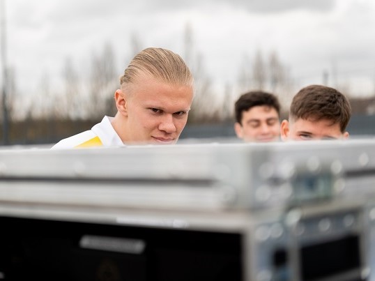 Erling Haaland beim BVB-GLS-TV-Spot-Dreh