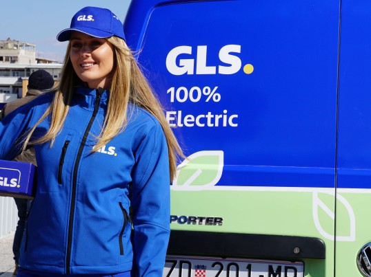 GLS electric vehicle