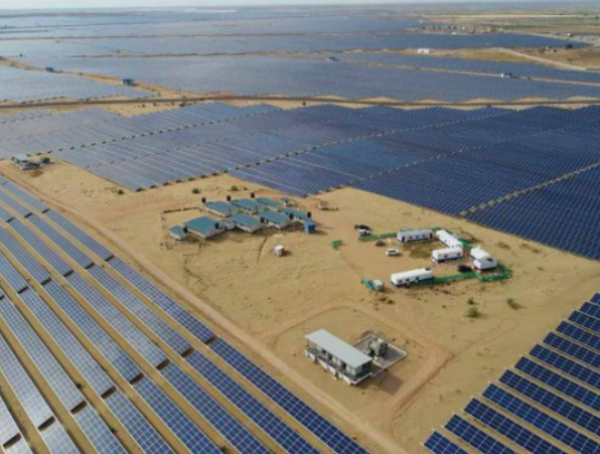 Field of solar panels in Jodhpur, India